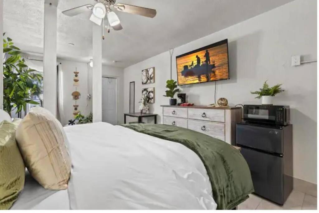 Inviting Oasis - Cozy, Spotless, And Comfortable Room Pahokee Exterior foto